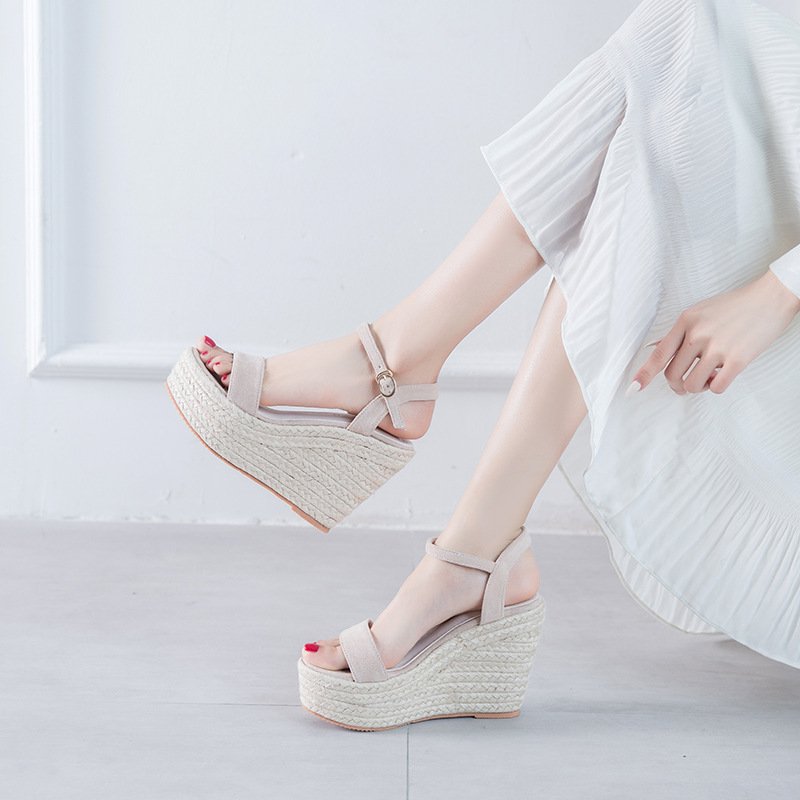 Miss Mary Wedges - Image 2